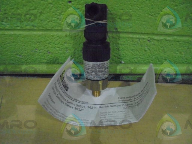 BARKSDALE 96211-BB2-S0443 PRESSURE SWITCH *NEW IN BOX*