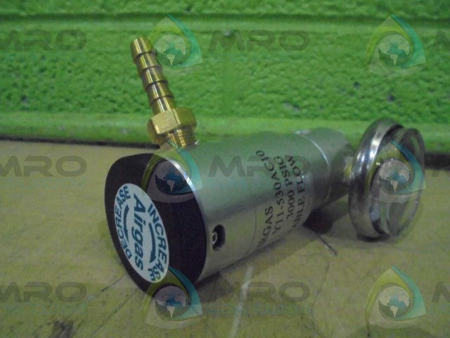 AIRGAS Y11-530AC10 GAS REGULATOR *NEW IN BOX*
