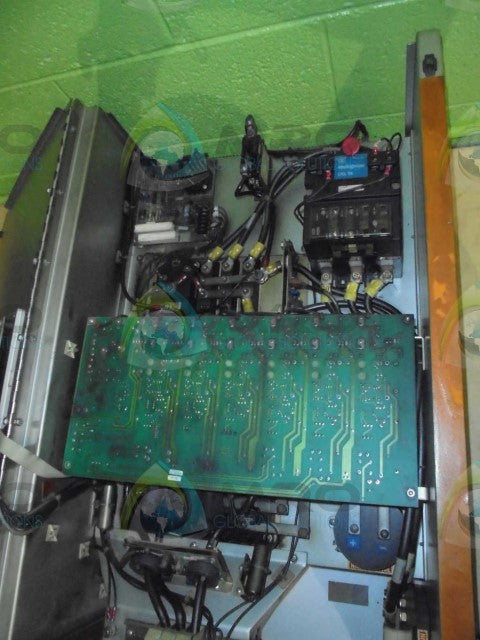 INDUSTRIAL DRIVES VSF2-230/130-03-100-VRF1-25406C2 AC DRIVE *USED*