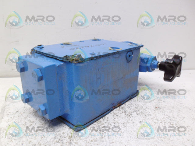 VICKERS DGX063F60 REDUCING VALVE *NEW NO BOX*