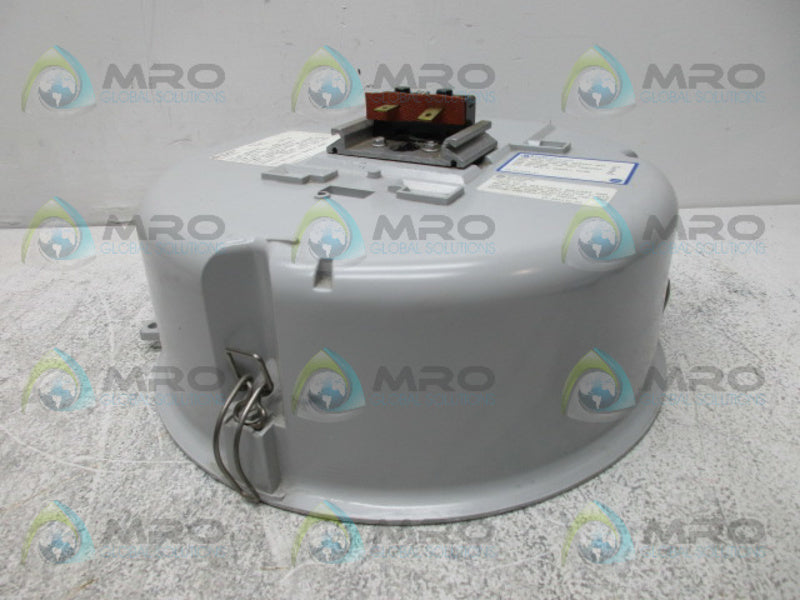 GENERAL ELECTRIC MPB25MOAX LIGHT FIXTURE (AS PICTURED) *NEW NO BOX*