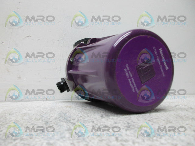 HONEYWELL C7061A1046 UV FLAME DETECTOR *NEW IN BOX*