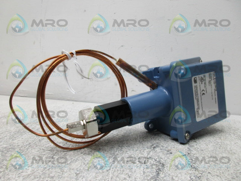 UNITED ELECTRIC E100-2BCB TEMPERATURE SWITCH *USED*