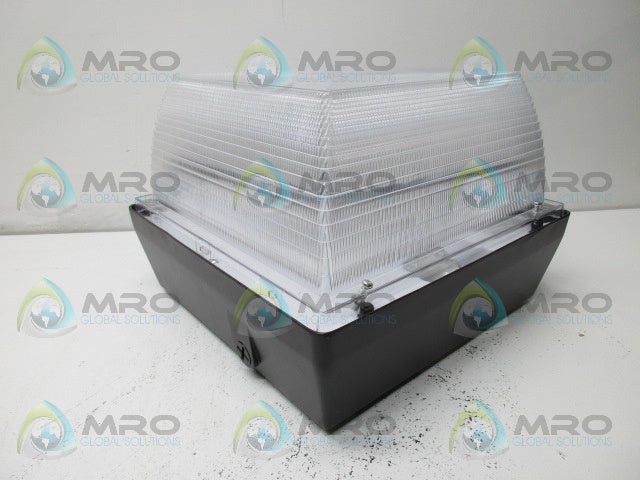 LUMA PRO CM02-175MH TYPE 57 5MM41 175W CEILING SECURITY LIGHT *NEW IN BOX*