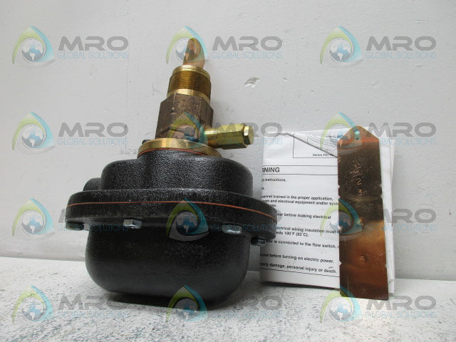 MCDONNELL & MILLER 120201 FS7-4W 1-1/4 NPT FLOW SWITCH *NEW IN BOX*