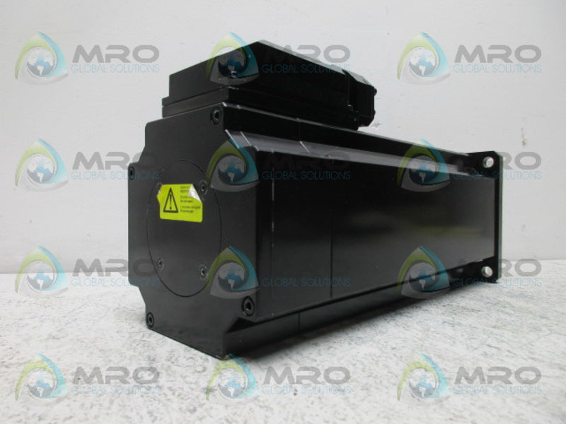 SCHNEIDER ELECTRIC SM-140/30/210/P0/45/M1/B1 SERVO MOTOR *NEW IN BOX*
