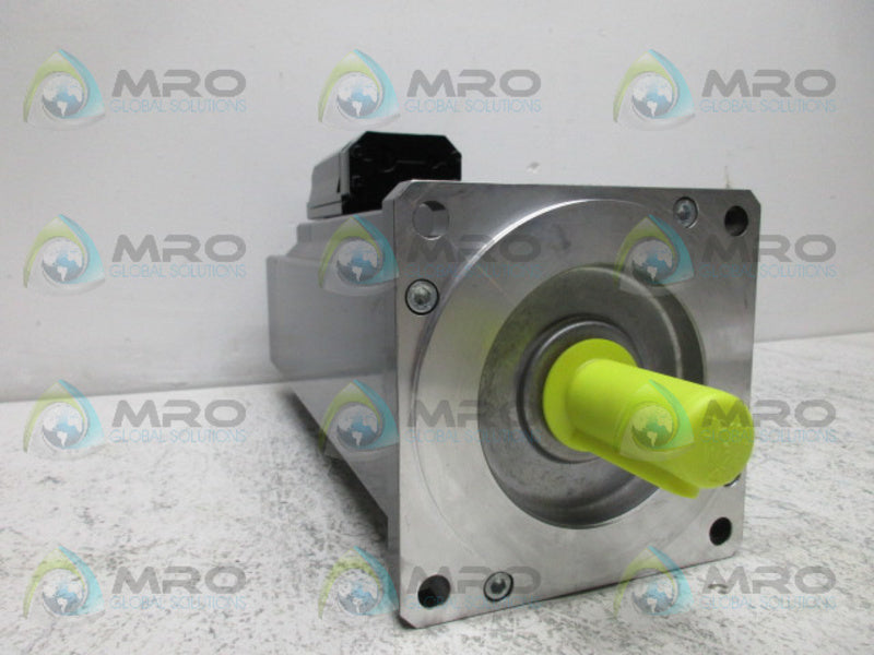 SCHNEIDER ELECTRIC SM-140/30/210/P0/45/M1/B1 SERVO MOTOR *NEW IN BOX*