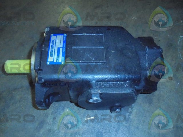 BENCHMARK T6DC0450082L28B1 MOTOR *NEW NO BOX*