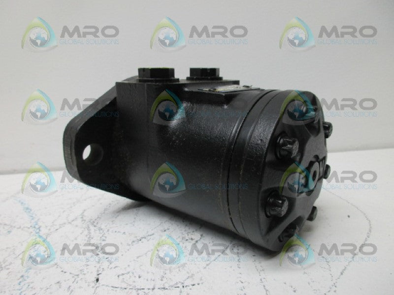 CHAR-LYNN 1011128009 HYDRAULIC MOTOR *NEW NO BOX*