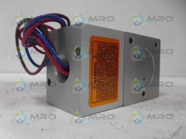 CCS 674D158 PRESSURE SWITCH *NEW IN BOX*