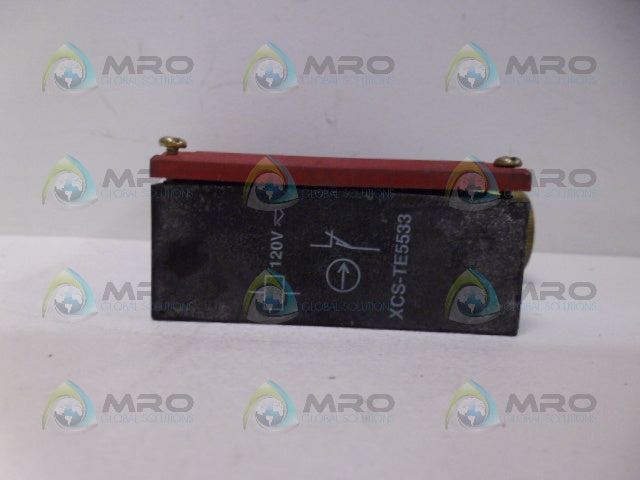 TELEMECANIQUE XCS-TE5533 INTERLOCK SWITCH *USED*