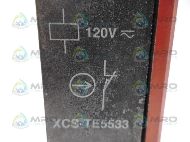 TELEMECANIQUE XCS-TE5533 INTERLOCK SWITCH *USED*