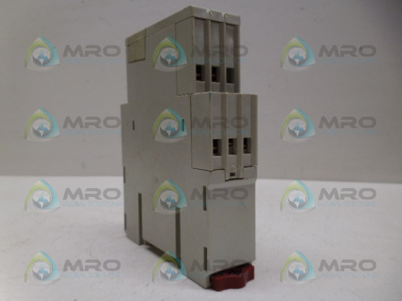 ALLEN BRADLEY 700-FSM4UU23 SER. B TIMING RELAY *USED*