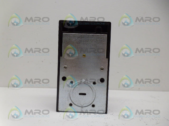 LEVITON 14-30R DRYER RECEPTACL 30A-125/250V *NEW NO BOX*