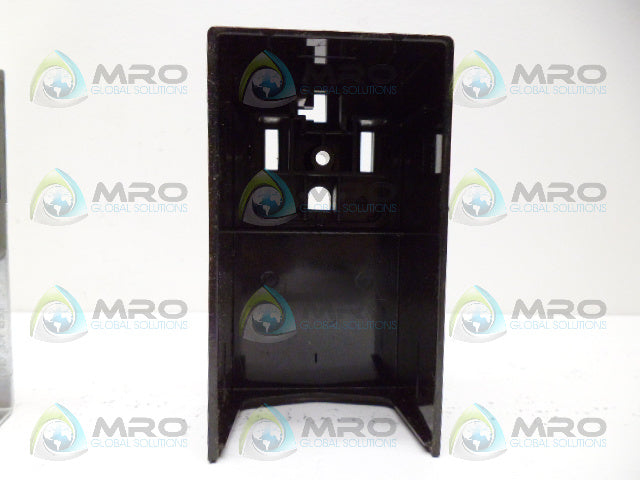 LEVITON 14-30R DRYER RECEPTACL 30A-125/250V *NEW NO BOX*