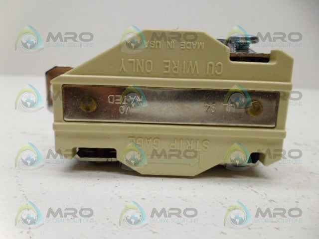 LEVITON 2610 RECEPTACLE *NEW IN BOX*