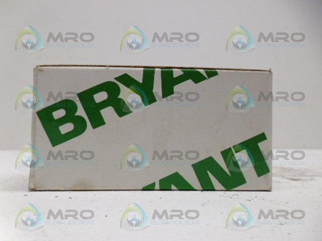 BRYANT 7210B RECEPTACLE *NEW IN BOX*
