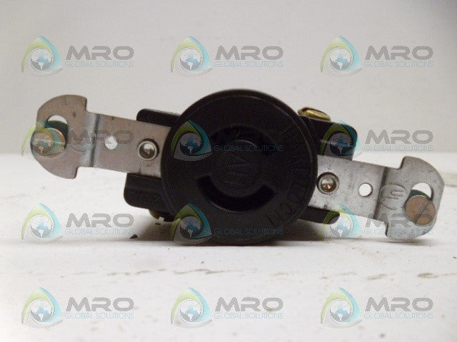 BRYANT 7210B RECEPTACLE *NEW IN BOX*
