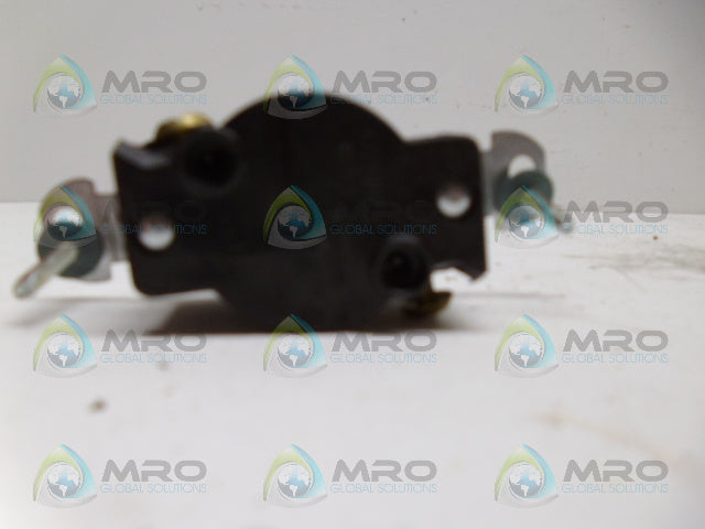 BRYANT 7210B RECEPTACLE *NEW IN BOX*