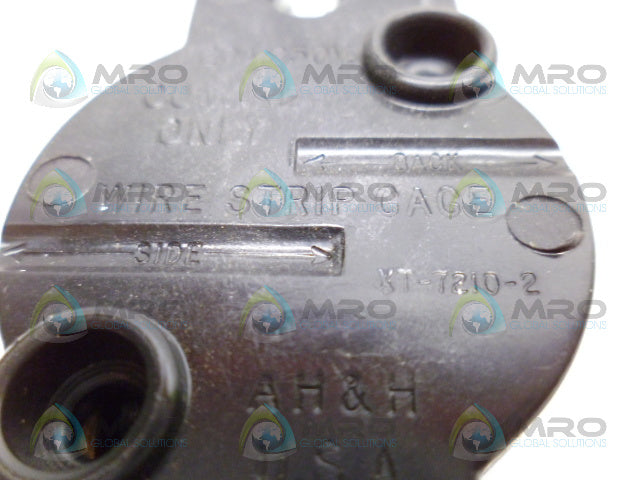 BRYANT 7210B RECEPTACLE *NEW IN BOX*
