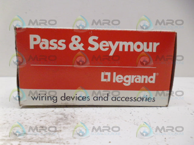 PASS & SEYMOUR L1520-C TURNLOCK CONNECTOR *NEW IN BOX*