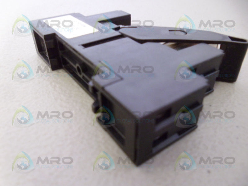SIEMENS RT78725 RELAY SOCKET *NEW NO BOX*