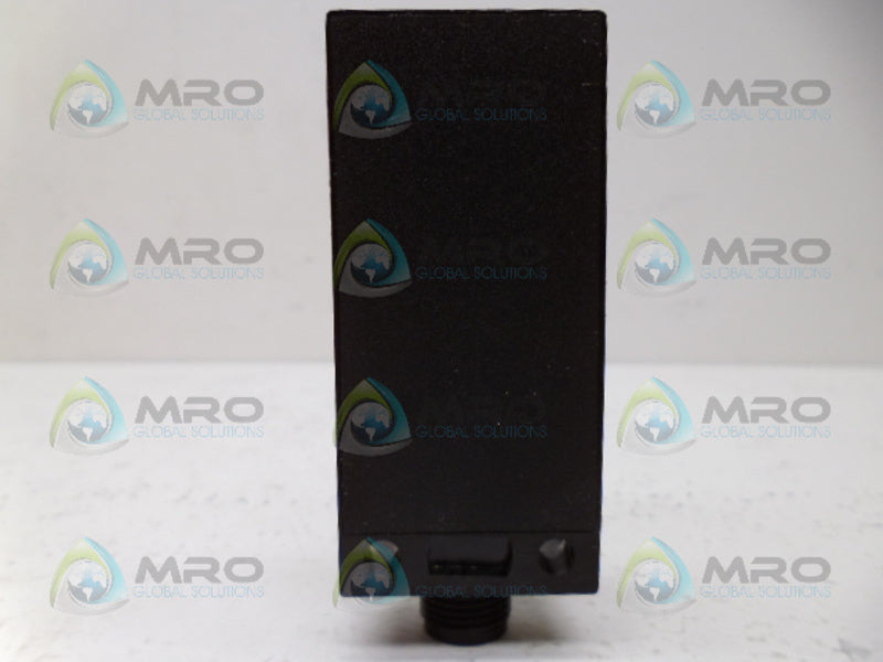 BAUMER UEDK 30P5198/S14 ULTRASONIC SENSOR *NEW NO BOX*