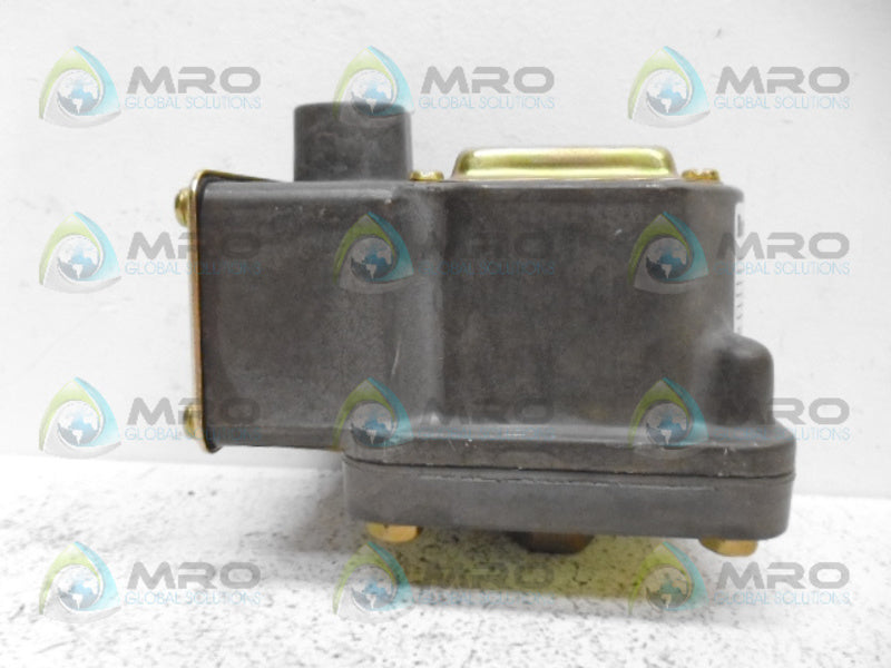 BARKSDALE D2T-A80SS PRESSURE/VACUUM ACTUATED SWITCH *NEW NO BOX*