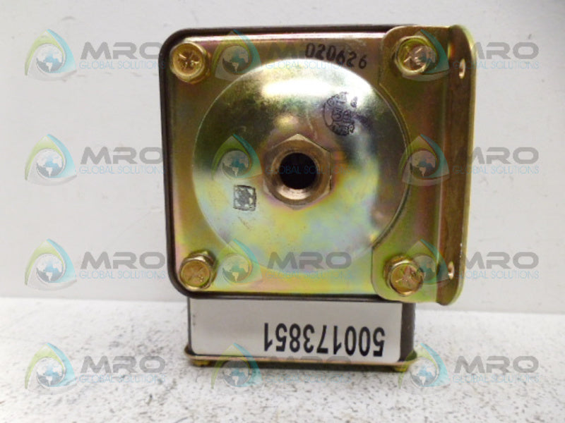 BARKSDALE D2T-A80SS PRESSURE/VACUUM ACTUATED SWITCH *NEW NO BOX*