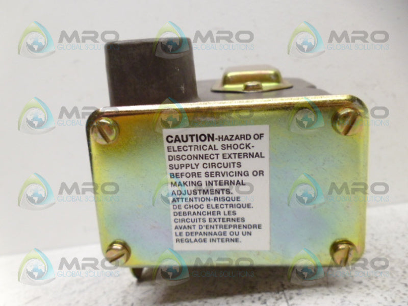 BARKSDALE D2T-A80SS PRESSURE/VACUUM ACTUATED SWITCH *NEW NO BOX*