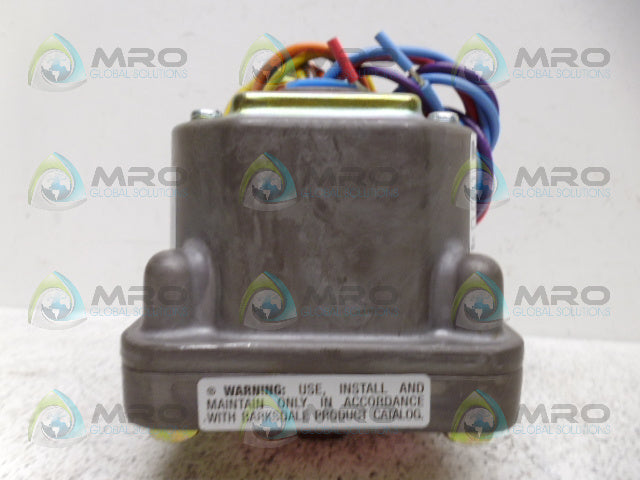 BARKSDALE D2HH18SS PRESSURE/VACUUM ACTUATED SWITCH *NEW IN BOX*