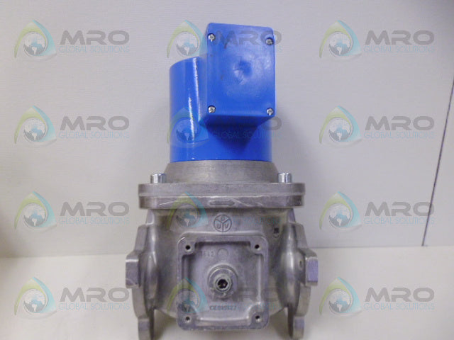 HONEYWELL V4297A1013 SOLENOID SAFETY SHUT OFF VALVE *NEW IN BOX*