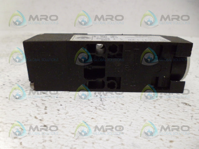 KLOCKNER MOELLER AT0-11-1-ZB SAFETY INTERLOCK SWITCH (AS PICTURED) *NEW NO BOX*
