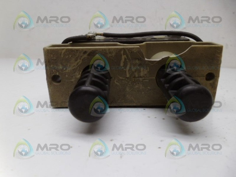 DUCT-O-WIRE PB-2A 2 SPEED PUSH BUTTON (AS PICTURED) *USED*