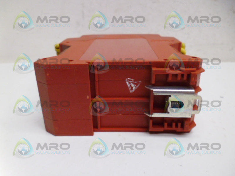 ALLEN BRADLEY 440R-M23143 SER. B GUARD MASTER SAFETY RELAY *USED*