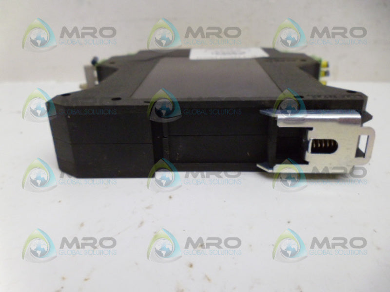 MURR ELEKTRONIK 3000-33013-3020010 MICROSAFE SWITCH *USED*