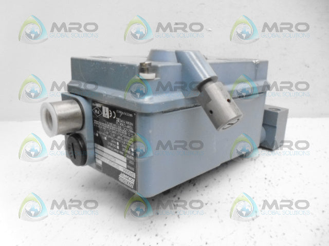 FOXBORO SRD991-BFMS6FAANA-B POSITIONER *USED*