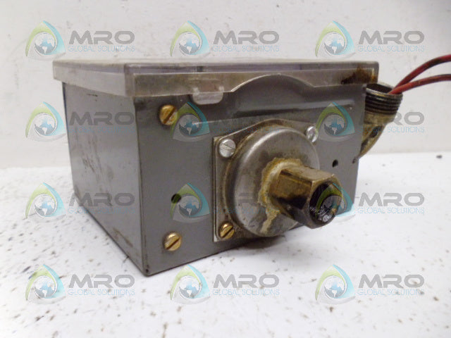 HONEYWELL L404V1046 PRESSURETROL OIL CONTROL SWITCH *USED*