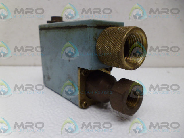 TELEMECANIQUE XMJ-A0707 PRESSURE SWITCH *USED*
