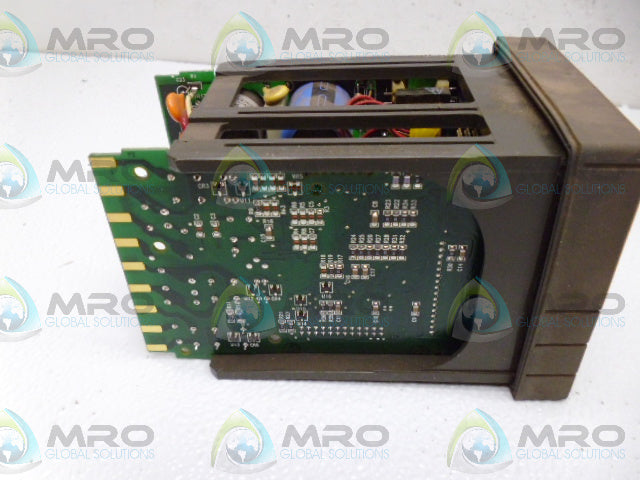 HONEYWELL DC300E-E-000-20-0A00-0 TEMPERATURE CONTROL (AS PICTURED) *USED*