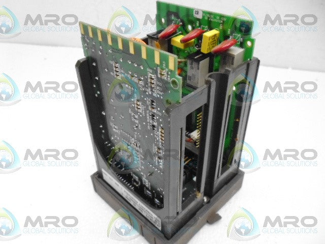 HONEYWELL DC300E-E-000-20-0A00-0 TEMPERATURE CONTROL (AS PICTURED) *USED*