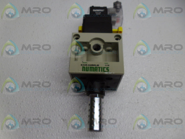 NUMATICS S32E-04BKLM 3-WAY VALVE *NEW NO BOX*