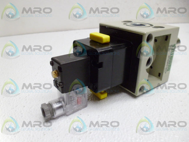 NUMATICS S32E-04BKLM 3-WAY VALVE *NEW NO BOX*