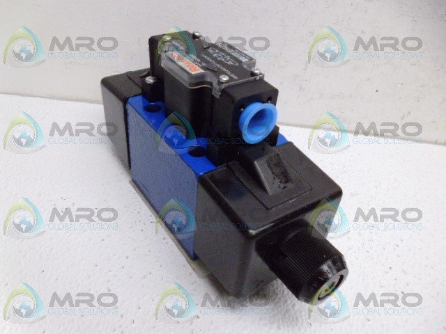 REXROTH 4WE10J40/CW110N9DA/V VALVE *NEW NO BOX*