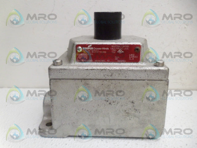CROUSE-HINDS EDS2184 PUSHBUTTON SWITCH *NEW NO BOX*