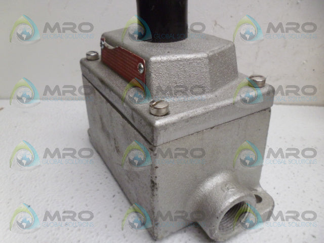 CROUSE-HINDS EDS2184 PUSHBUTTON SWITCH *NEW NO BOX*