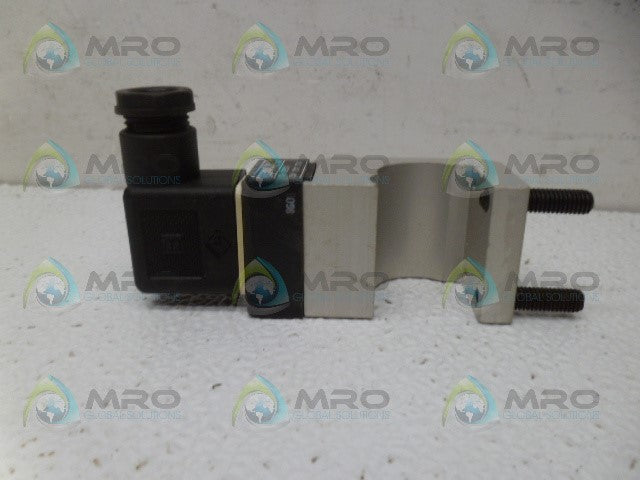 ELOBAU 102247 PROXIMITY SWITCH *USED*
