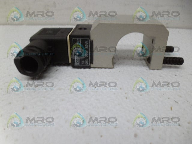 ELOBAU 102247 PROXIMITY SWITCH *USED*