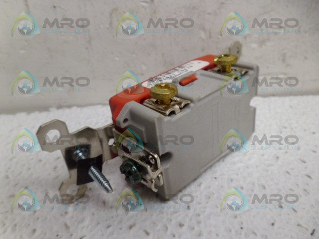 PASS & SEYMOUR PS20AC1-W SINGLE POLE SWITCH *NEW IN BOX*