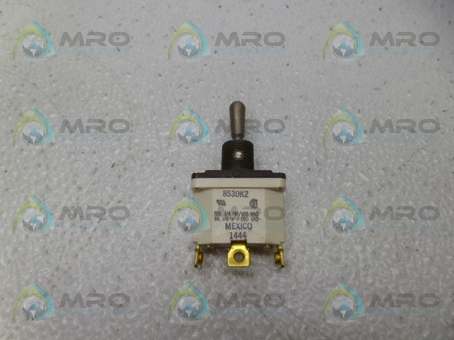 CUTLER HAMMER 8530K2 TOGGLE SWITCH *USED*